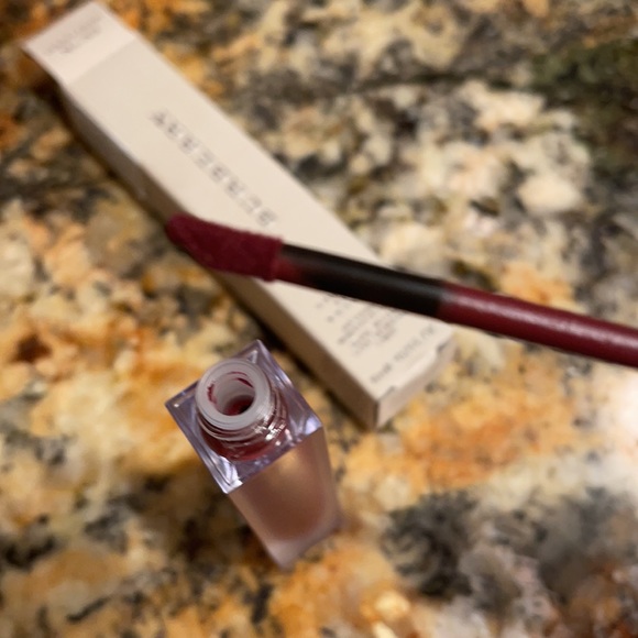 Burberry matte lip gloss New - Picture 5 of 7